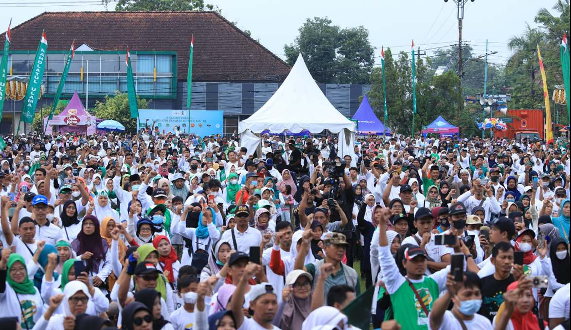 Puluhan ribu warga Bantul semarakkan Jalan Sehat sebagai Rangkaian Akhir Satu Abad NU